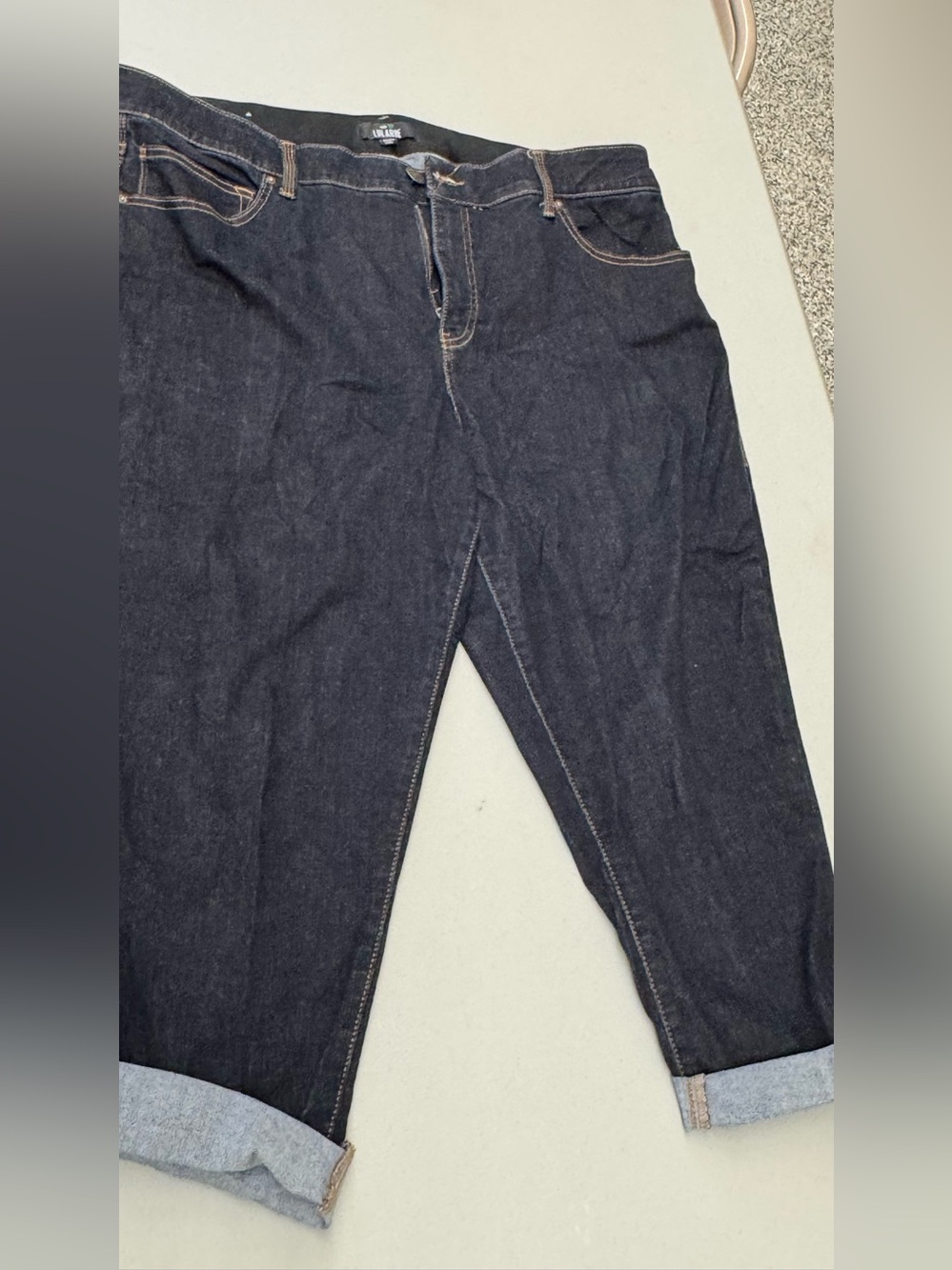 LuLaRoe Women’s Plus size Dark Indigo Blue Jean Capri Cropped Pants size 40 / 20